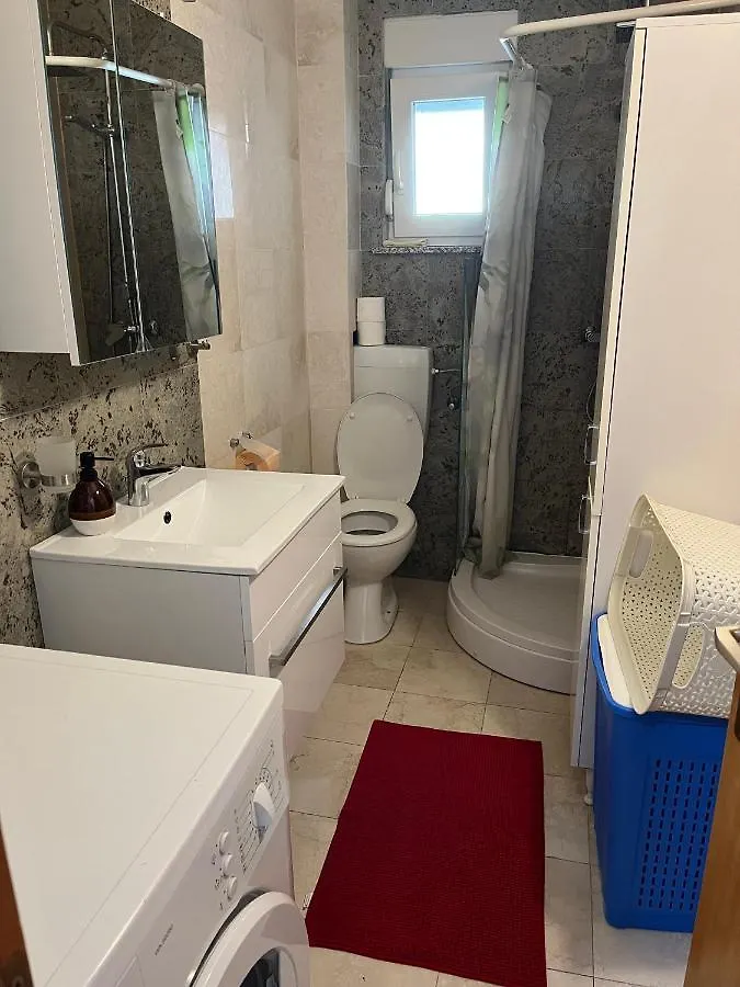 Apartmani Kristo Ζαντάρ 0*,